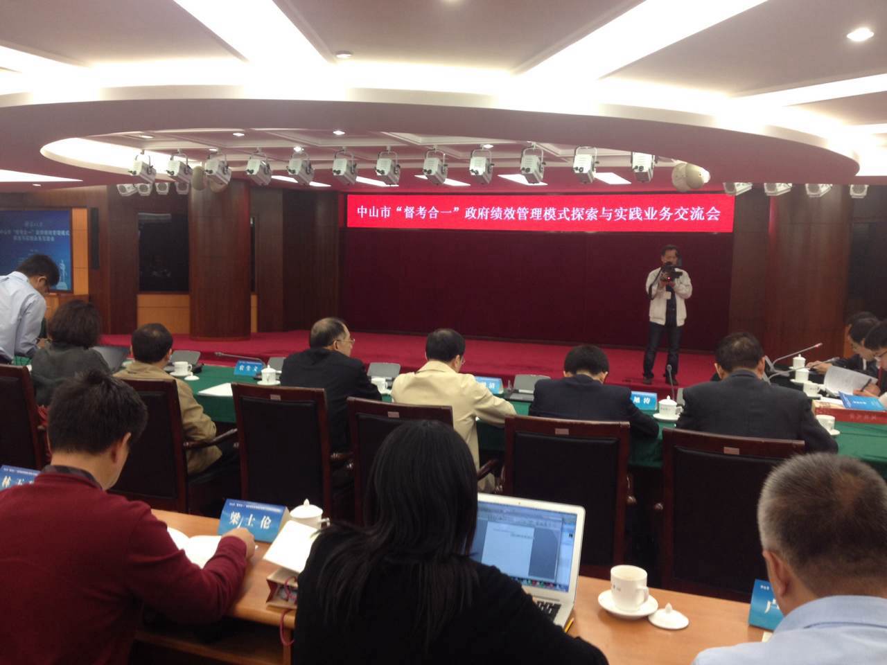 “督考合一”提升政府绩效
